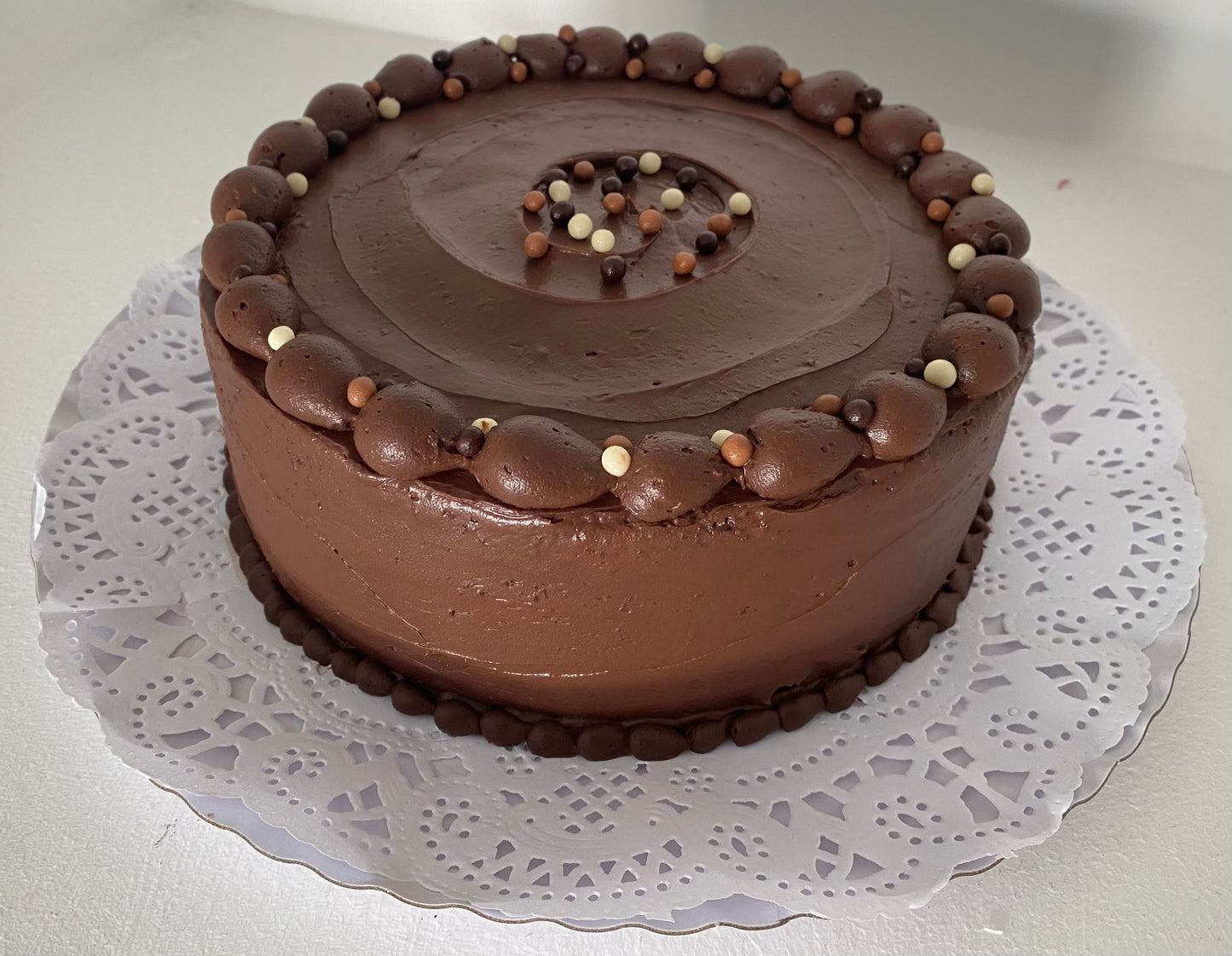Tarta 3 chocolates 1,7 Kg. PREVIO ENCARGO Y SOLO RECOGER EN OBRADOR